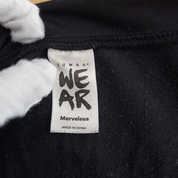 Zumba Dancin' All Over The World Full Zip Jacket Black Flags Fitness Size Medium - Picture 6 of 9